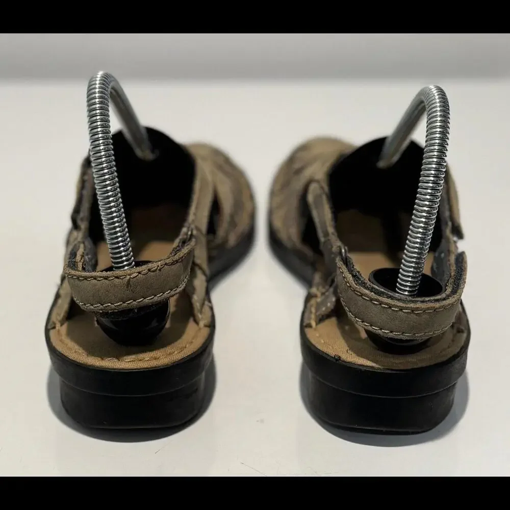 Womens Clark Shoes Size 8N Leather Upper Tan - Picture 2 of 6